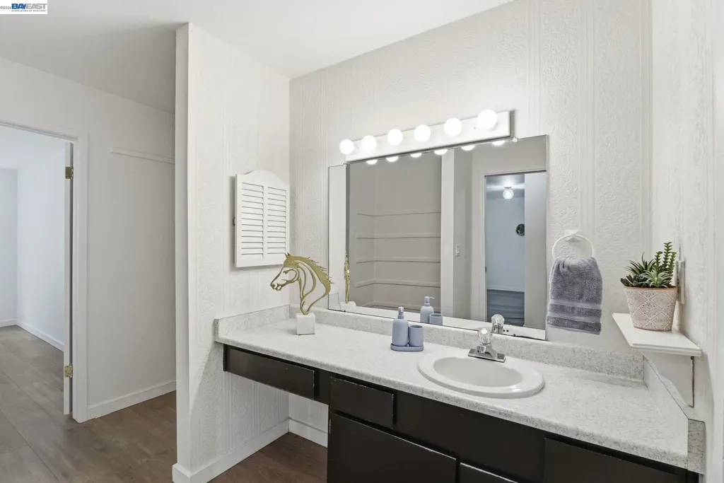 955 Shorepoint Court Alameda CA 94501