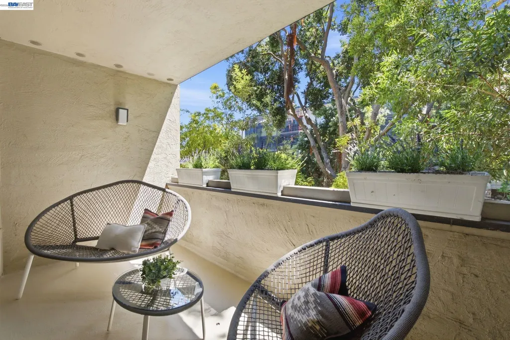 955 Shorepoint Court Alameda CA 94501