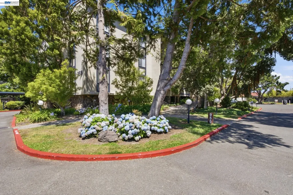 955 Shorepoint Court Alameda CA 94501