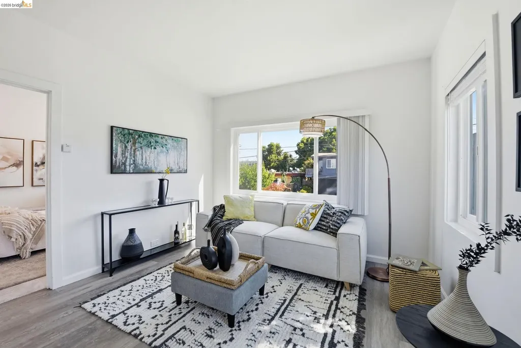 3007 Bona Street Oakland CA 94601