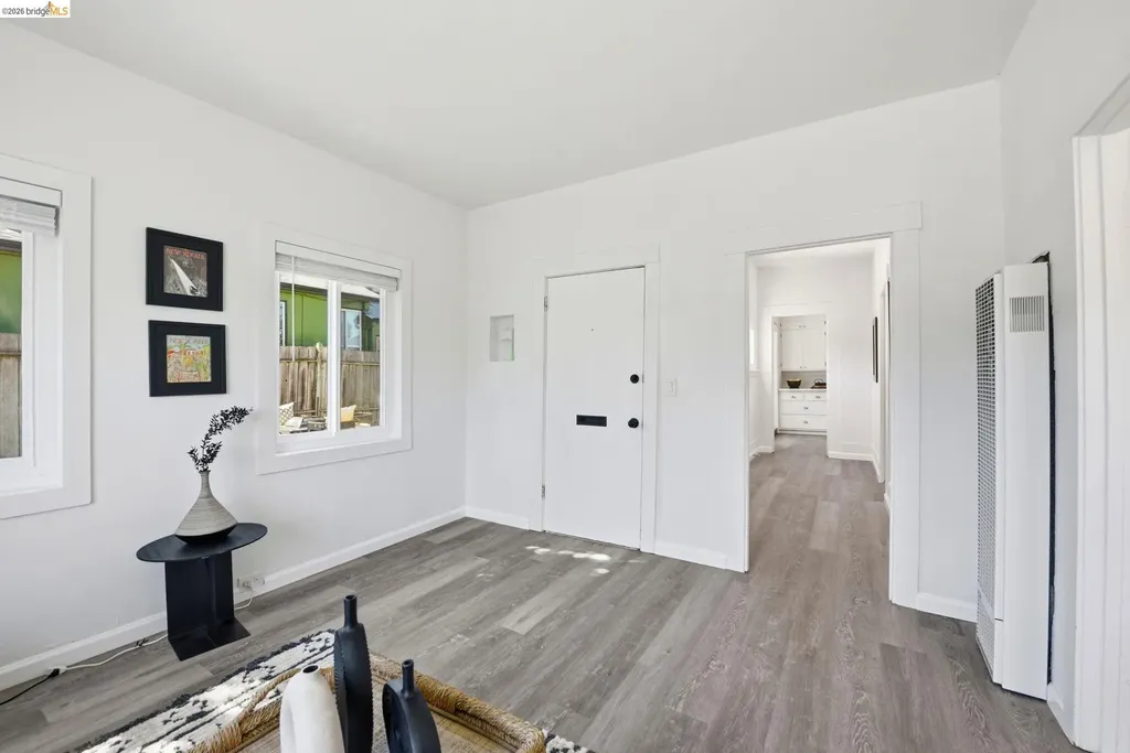 3007 Bona Street Oakland CA 94601