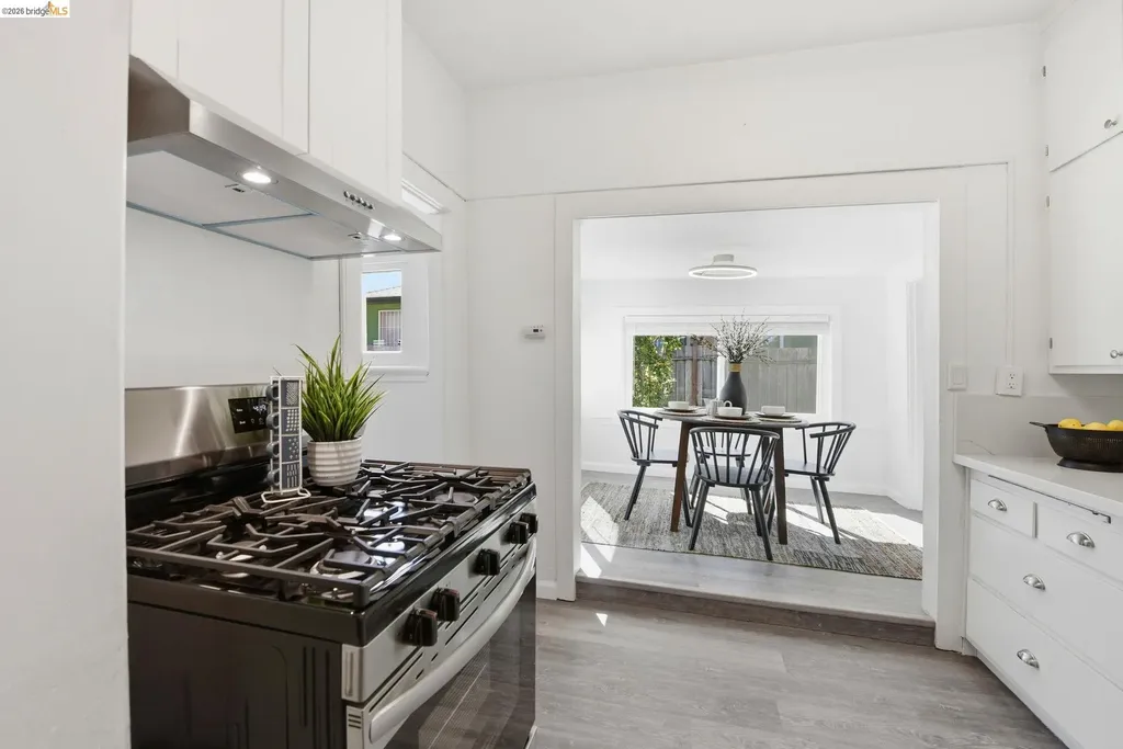 3007 Bona Street Oakland CA 94601