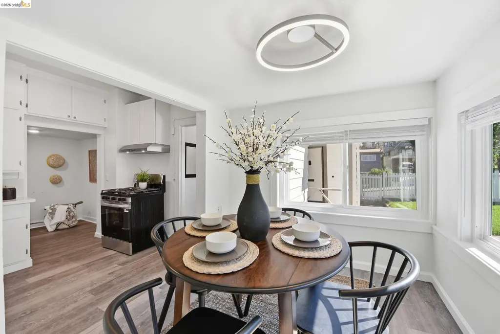 3007 Bona Street Oakland CA 94601