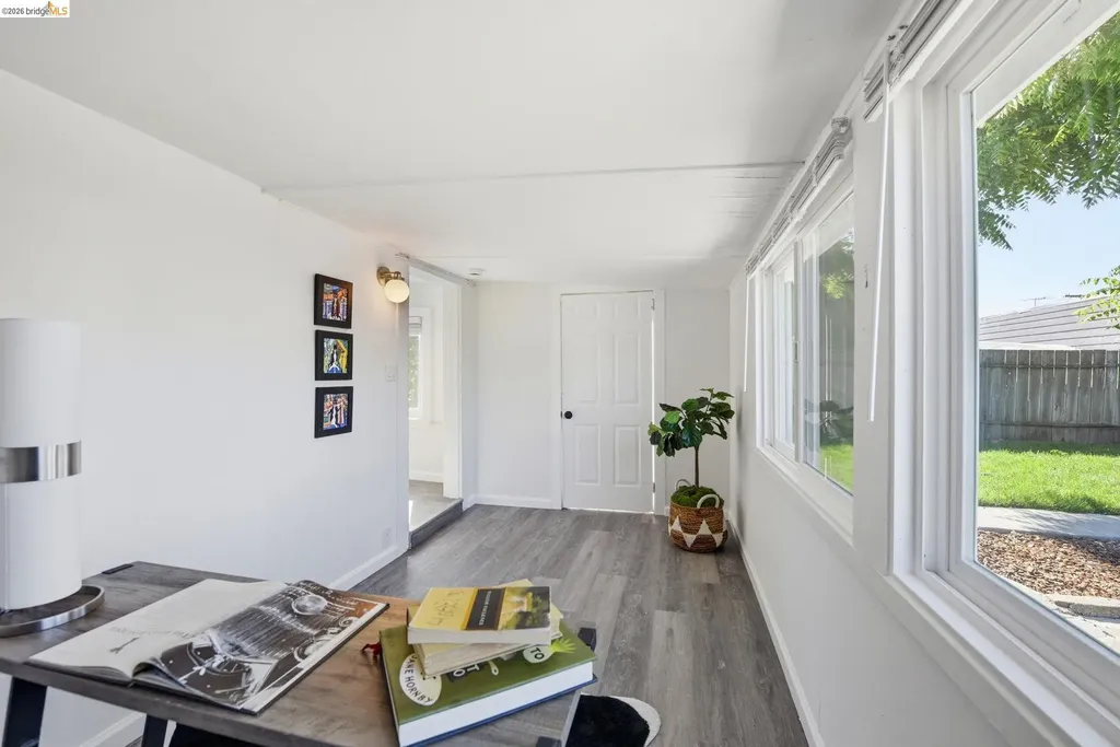 3007 Bona Street Oakland CA 94601