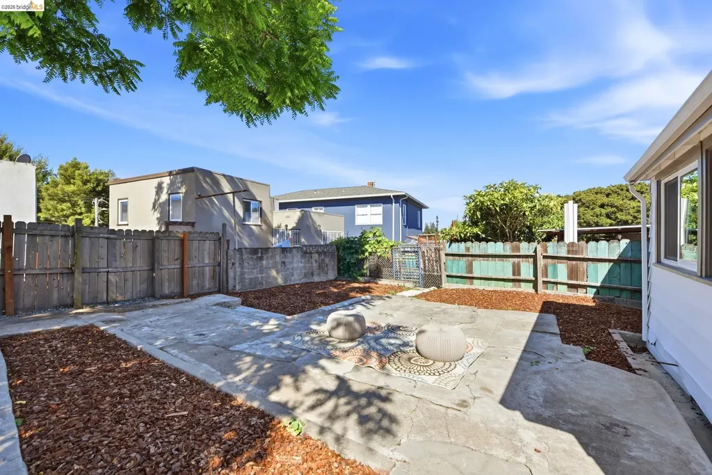 3007 Bona Street Oakland CA 94601
