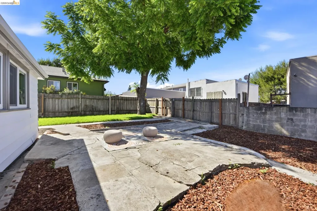 3007 Bona Street Oakland CA 94601