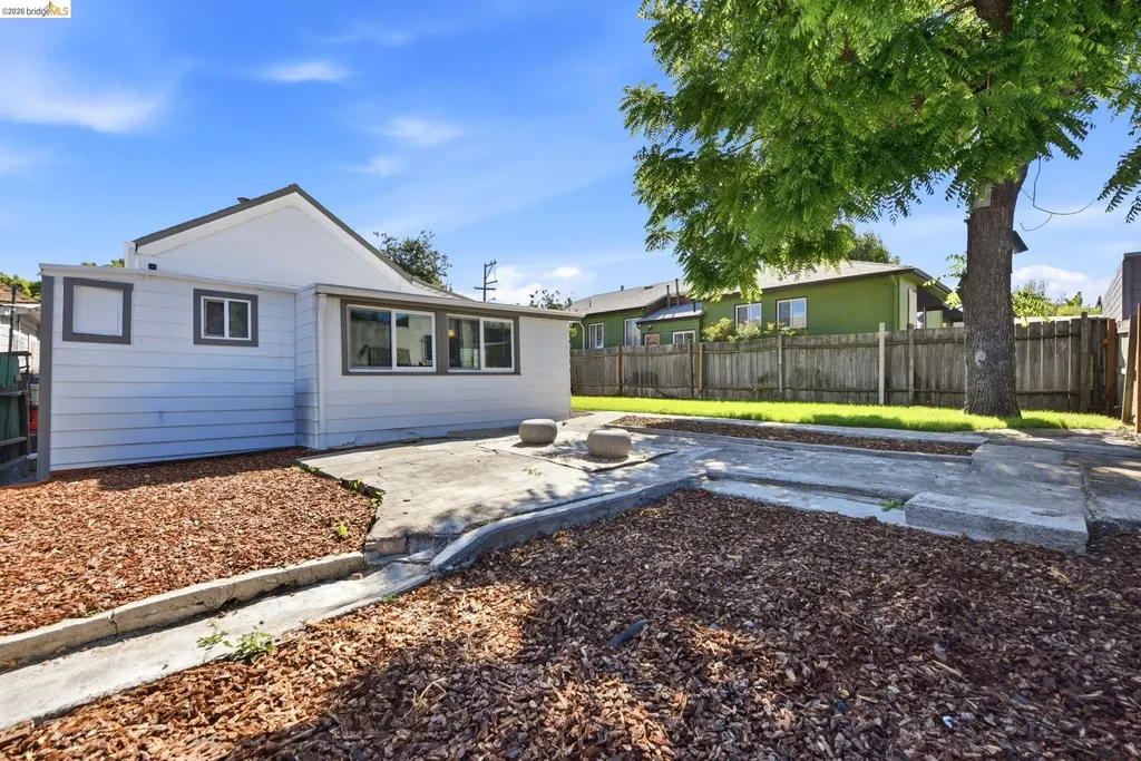 3007 Bona Street Oakland CA 94601