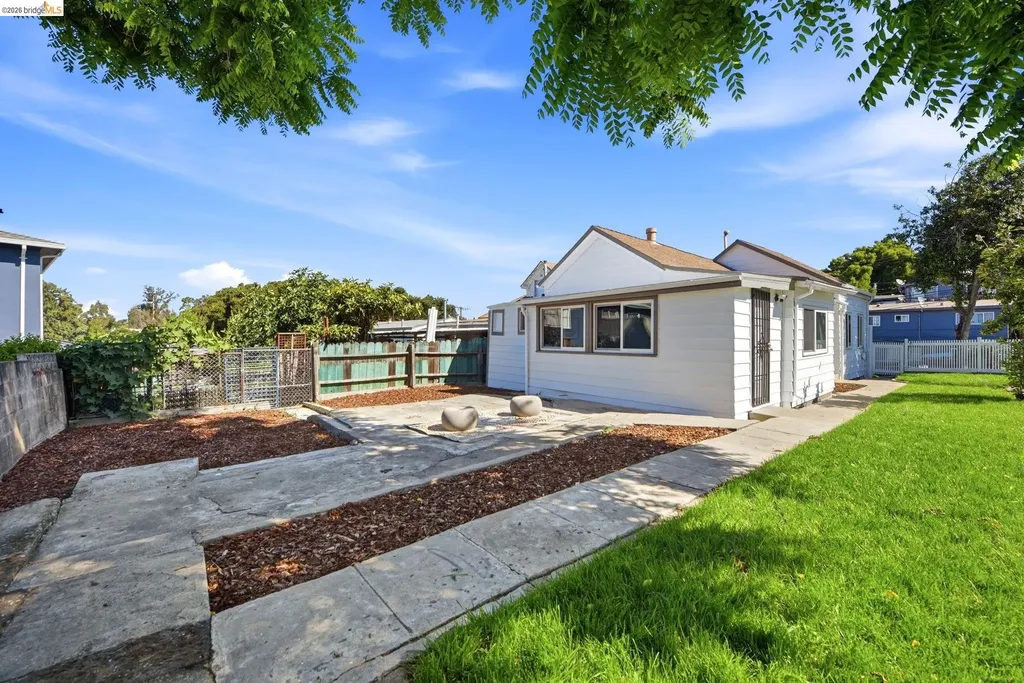 3007 Bona Street Oakland CA 94601
