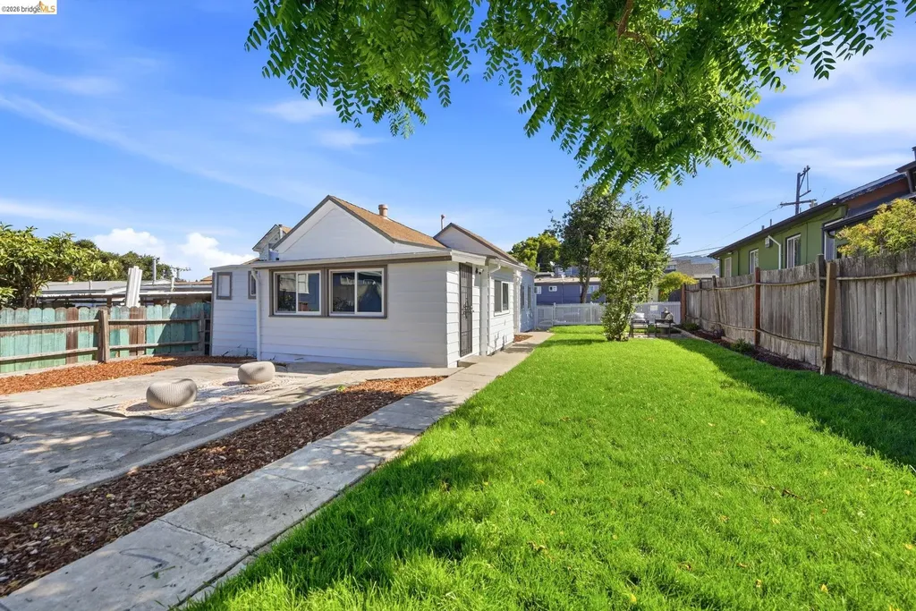 3007 Bona Street Oakland CA 94601