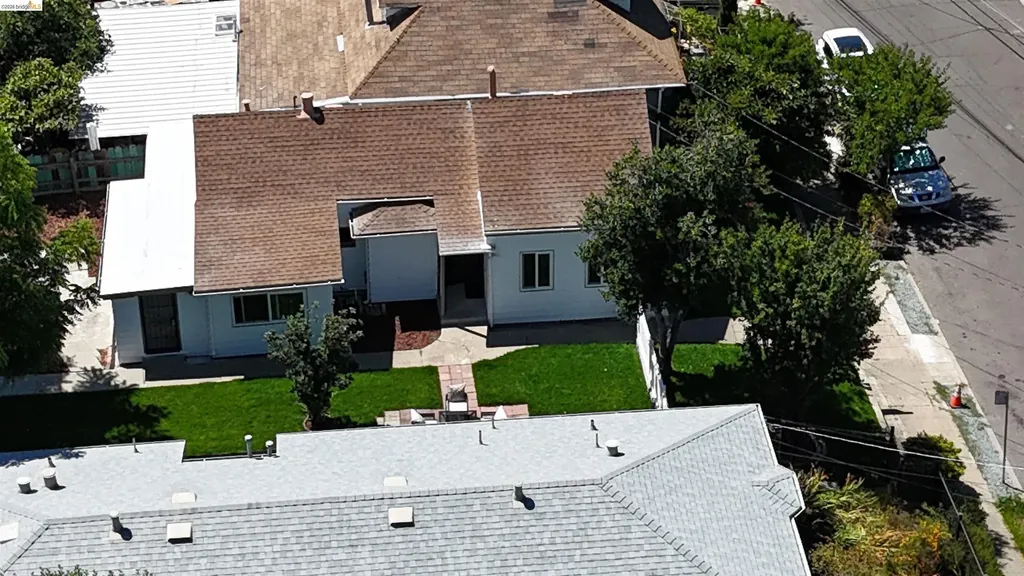 3007 Bona Street Oakland CA 94601