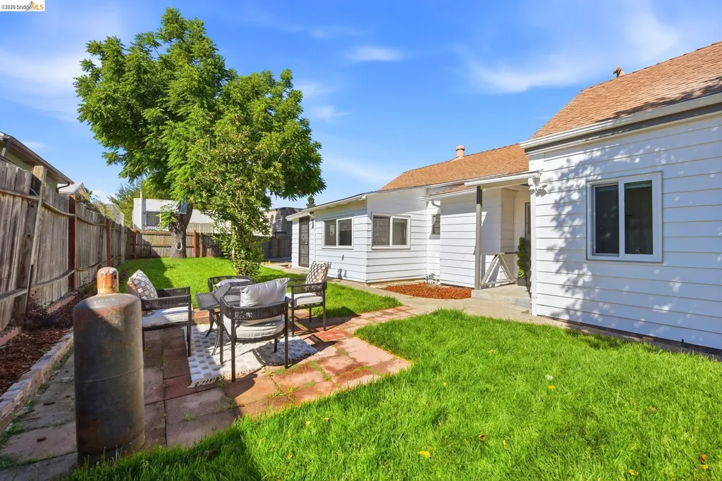 3007 Bona Street Oakland CA 94601