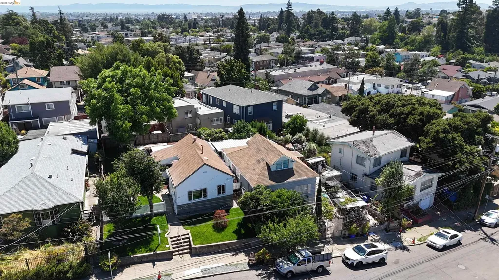 3007 Bona Street Oakland CA 94601