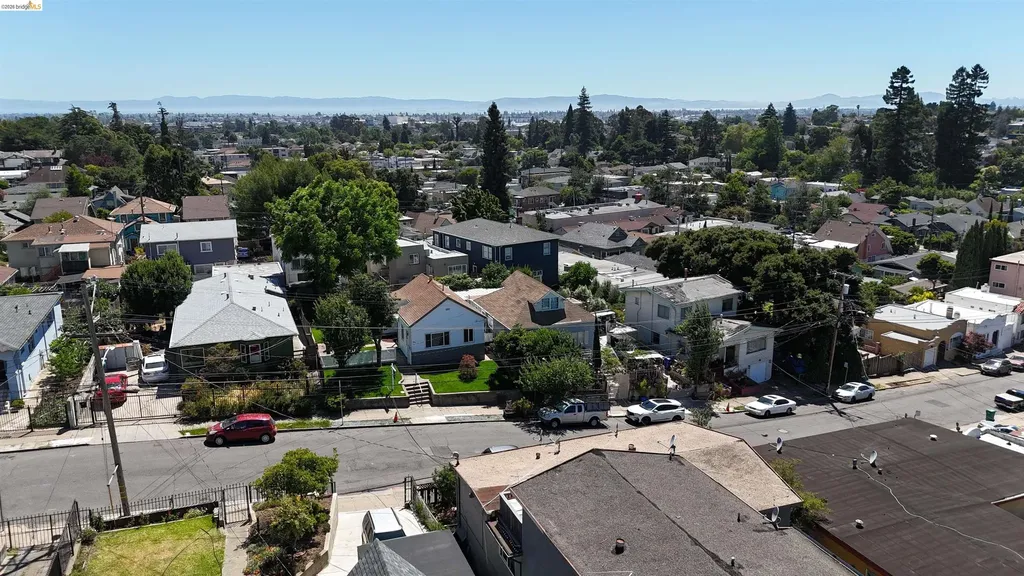3007 Bona Street Oakland CA 94601