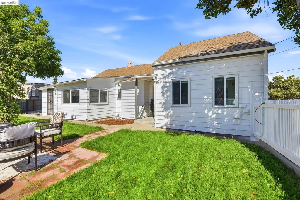 3007 Bona Street Oakland CA 94601