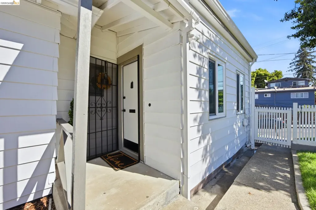 3007 Bona Street Oakland CA 94601