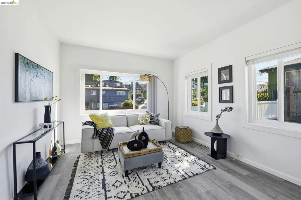 3007 Bona Street Oakland CA 94601