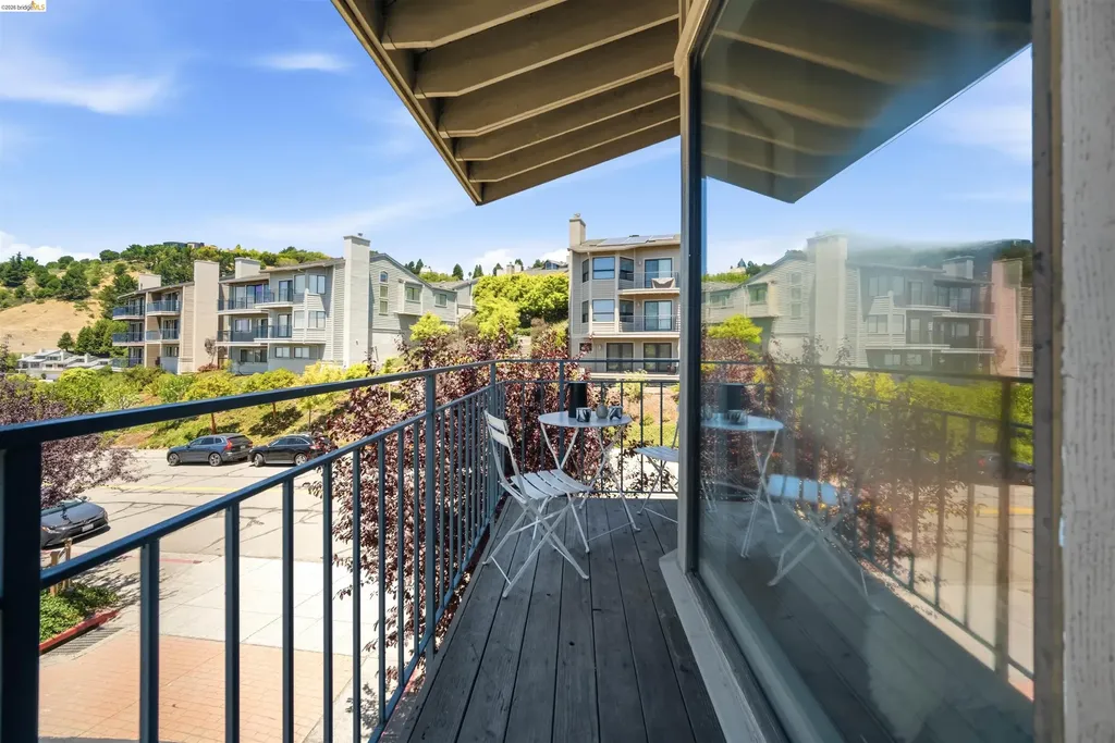3 Windward Hill Oakland CA 94618