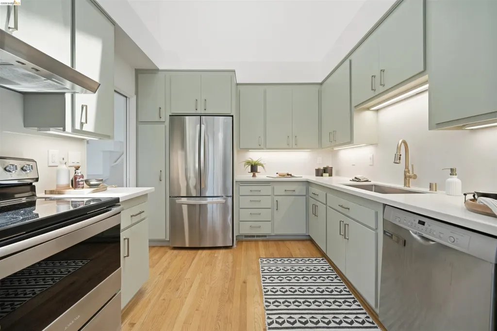 3 Windward Hill Oakland CA 94618