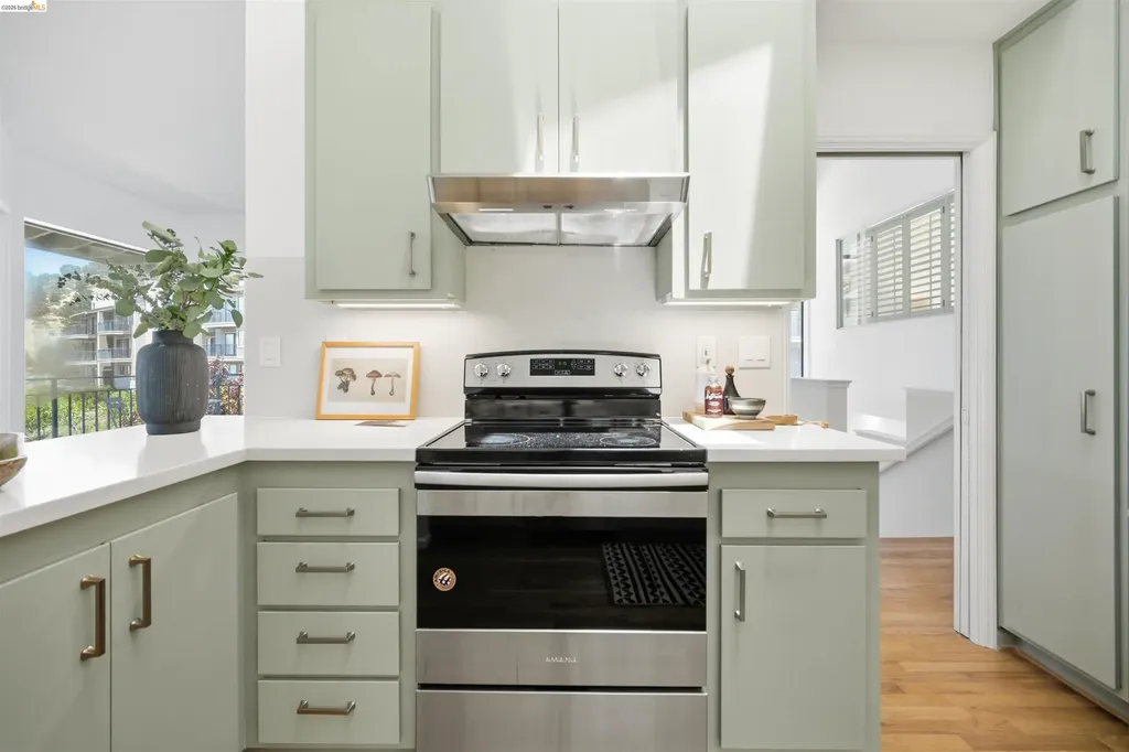 3 Windward Hill Oakland CA 94618
