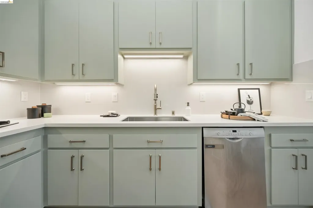 3 Windward Hill Oakland CA 94618