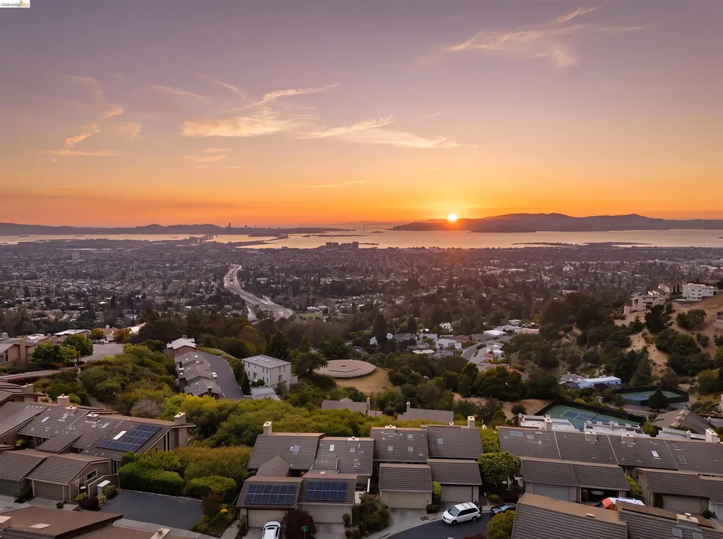 3 Windward Hill Oakland CA 94618