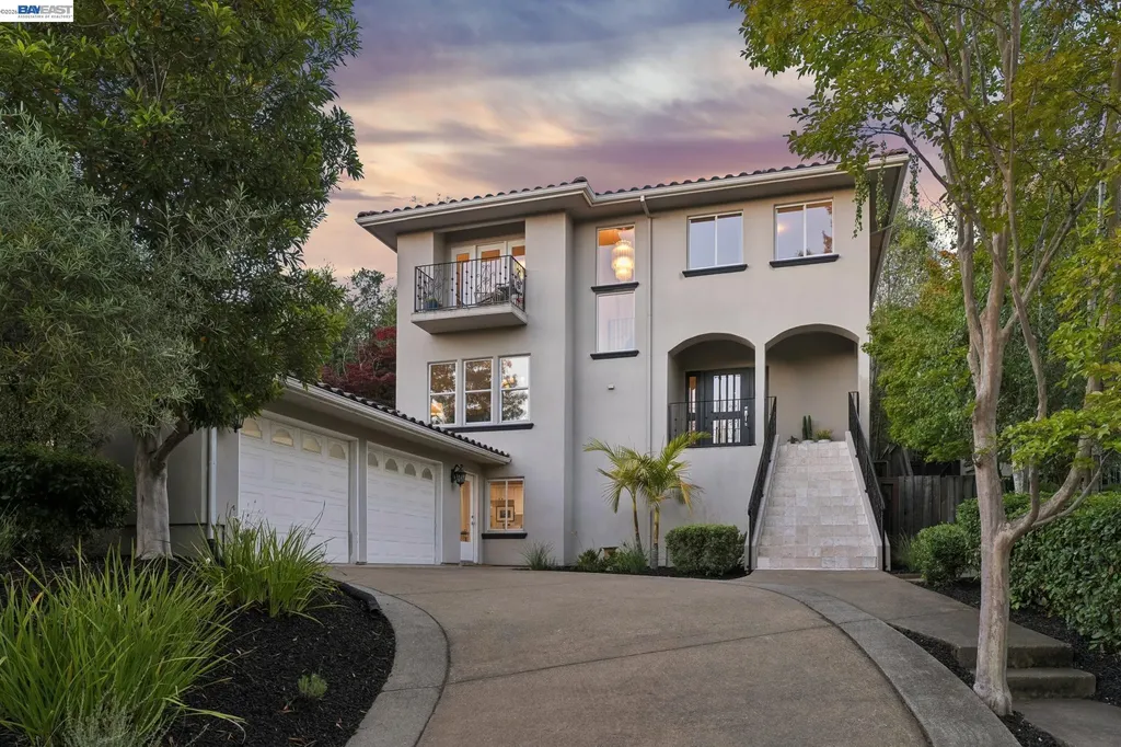 Oakland CA, 1028 Aquarius Way