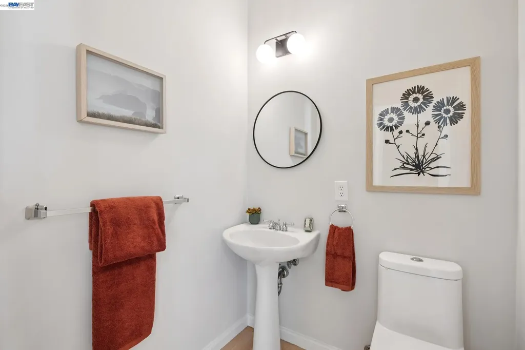 1028 Aquarius Way Oakland CA 94611