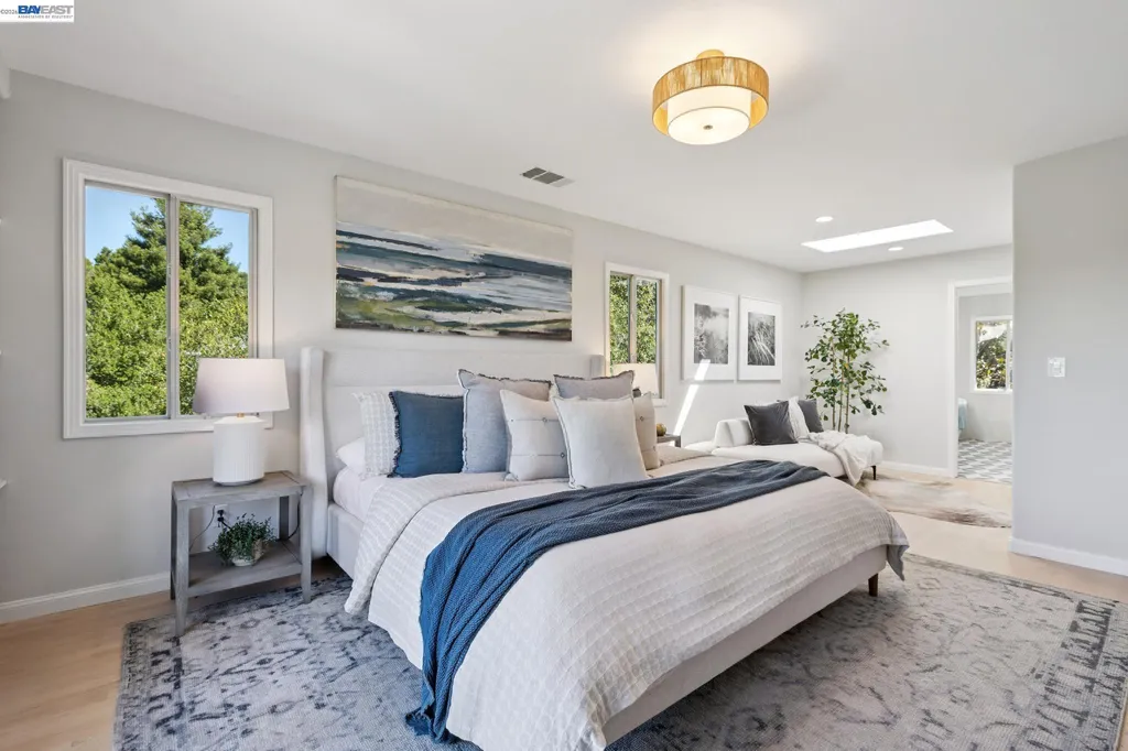 1028 Aquarius Way Oakland CA 94611