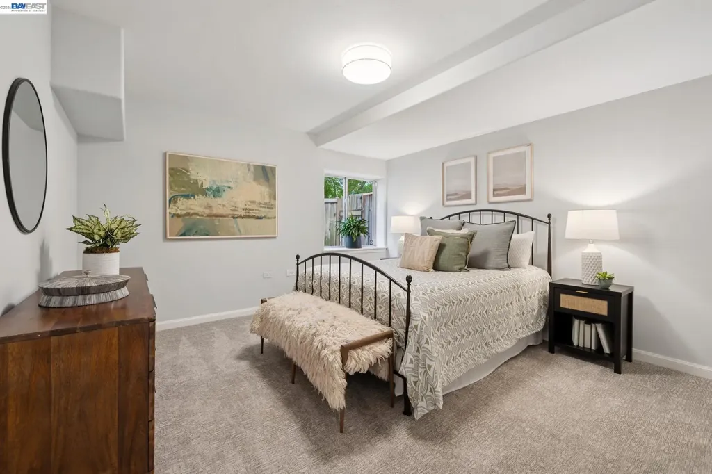 1028 Aquarius Way Oakland CA 94611