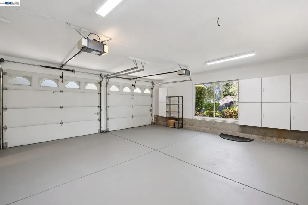 1028 Aquarius Way Oakland CA 94611