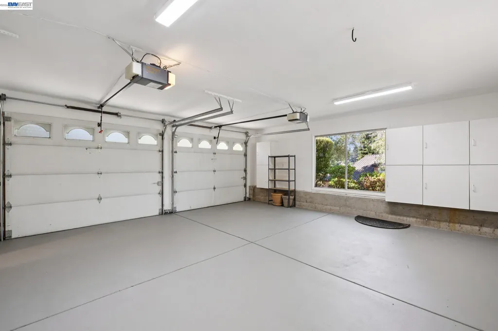 1028 Aquarius Way Oakland CA 94611