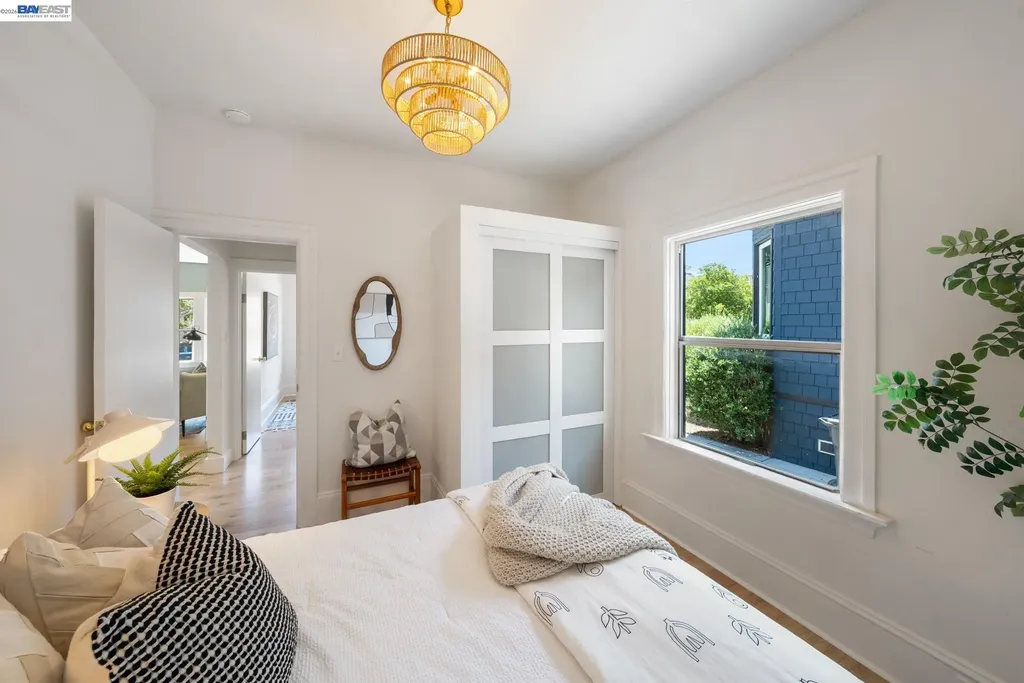2617 Santa Clara Avenue Alameda CA 94501