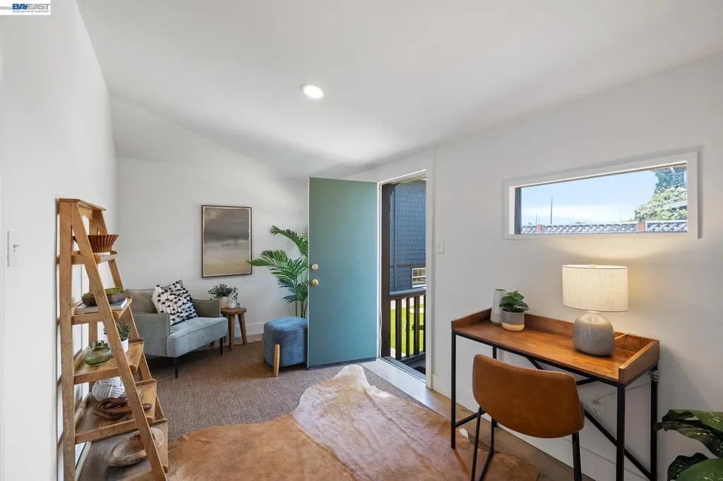 2617 Santa Clara Avenue Alameda CA 94501
