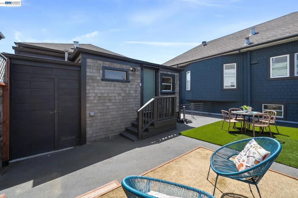 2617 Santa Clara Avenue Alameda CA 94501