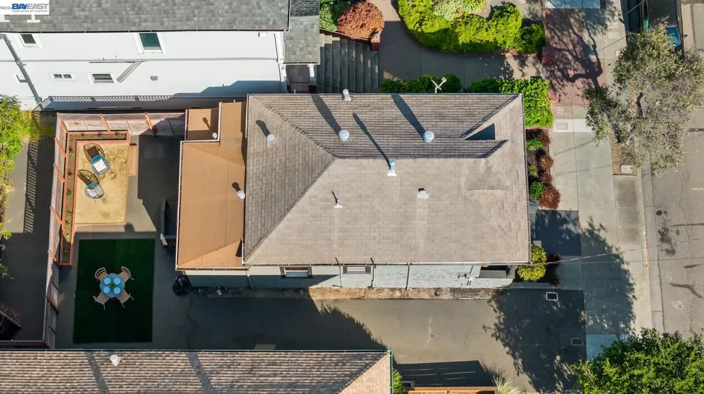 2617 Santa Clara Avenue Alameda CA 94501