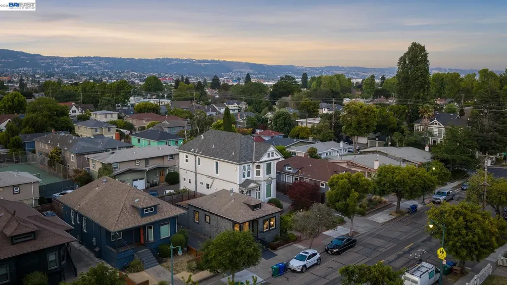 2617 Santa Clara Avenue Alameda CA 94501
