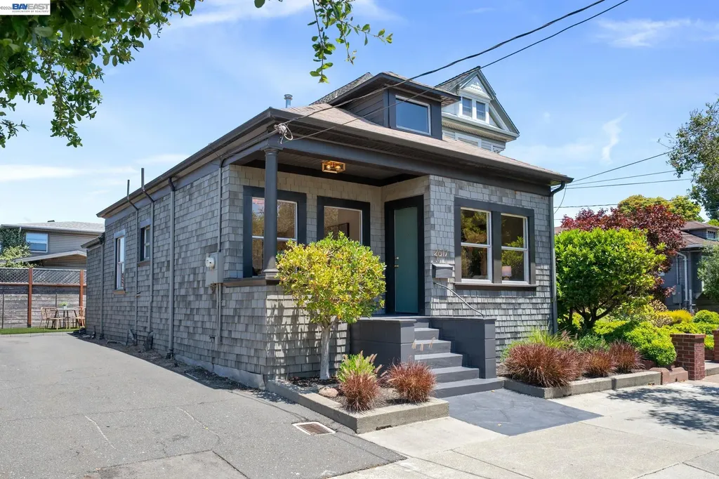 2617 Santa Clara Avenue Alameda CA 94501