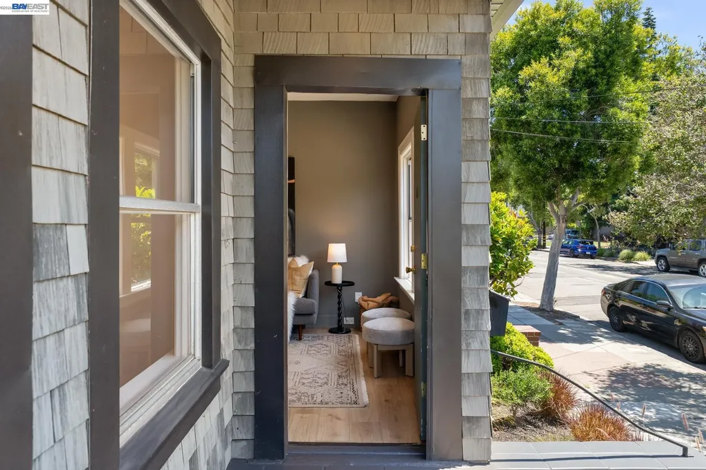 2617 Santa Clara Avenue Alameda CA 94501