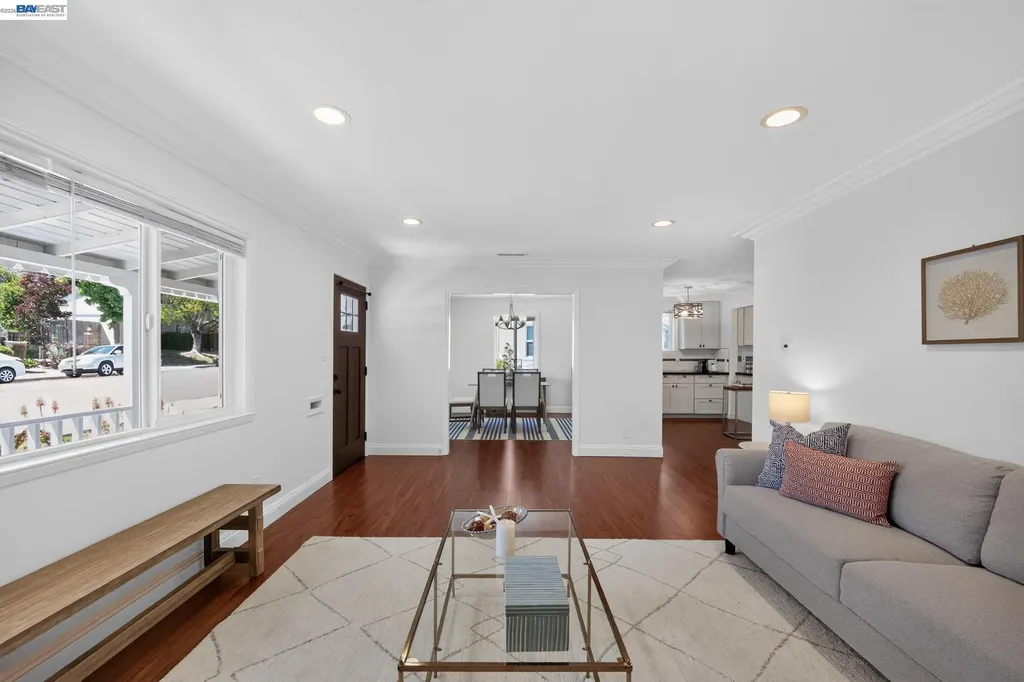 20556 Forest Avenue Castro Valley CA 94546