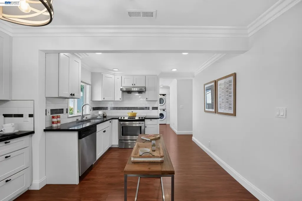 20556 Forest Avenue Castro Valley CA 94546