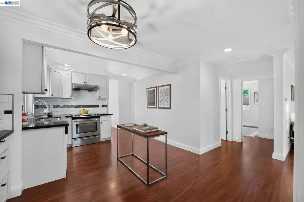 20556 Forest Avenue Castro Valley CA 94546