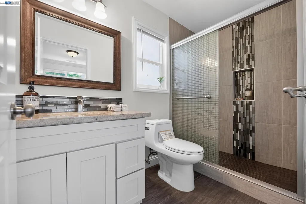 20556 Forest Avenue Castro Valley CA 94546