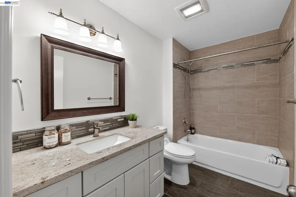 20556 Forest Avenue Castro Valley CA 94546