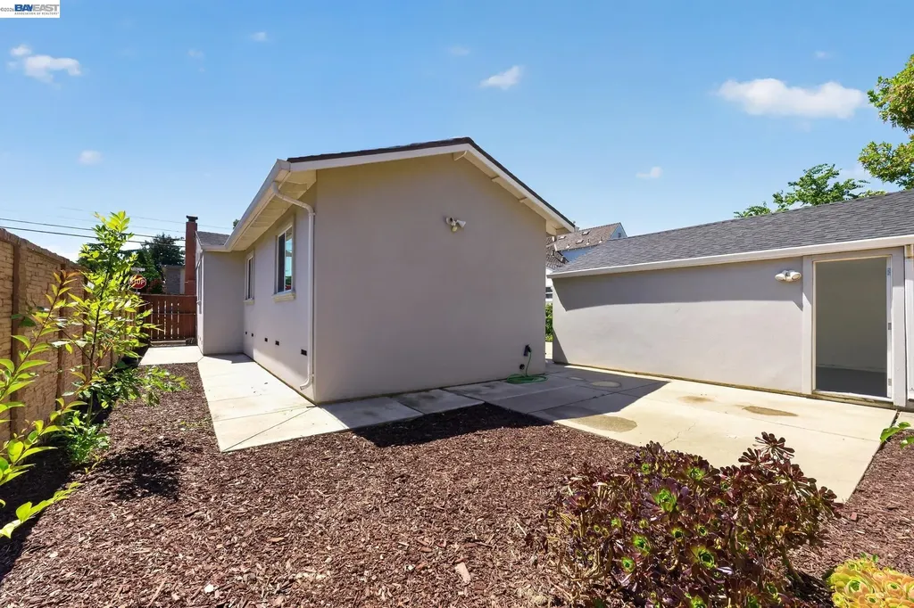 20556 Forest Avenue Castro Valley CA 94546