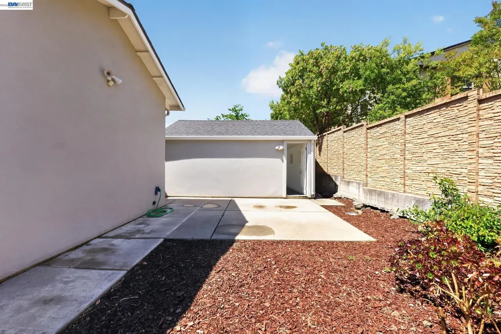 20556 Forest Avenue Castro Valley CA 94546