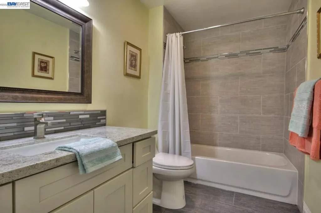 20556 Forest Avenue Castro Valley CA 94546
