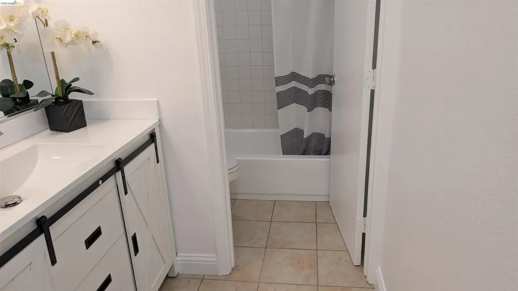 1387 Del Rio Circle Concord CA 94518