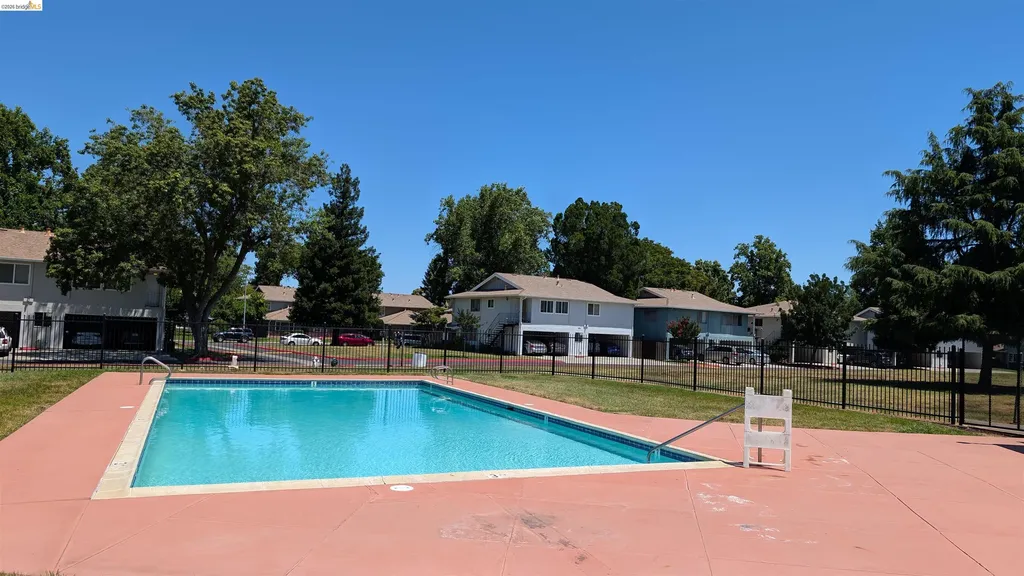 1387 Del Rio Circle Concord CA 94518