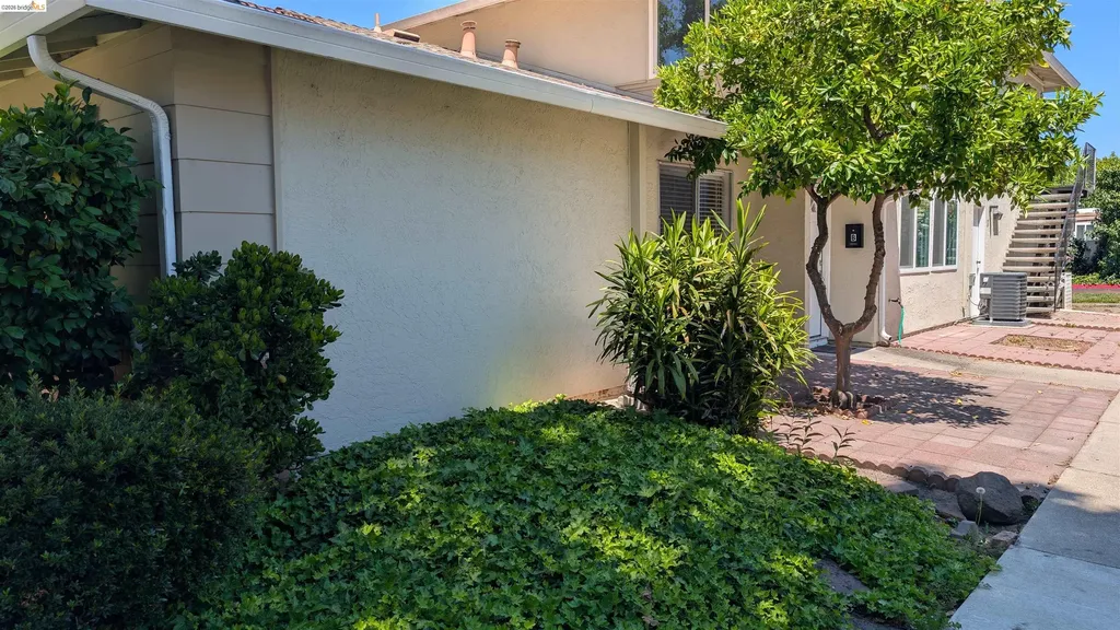 1387 Del Rio Circle Concord CA 94518