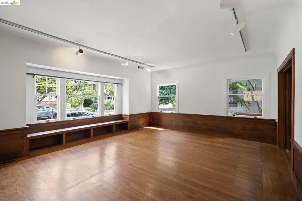 2714 Woolsey Street Berkeley CA 94705